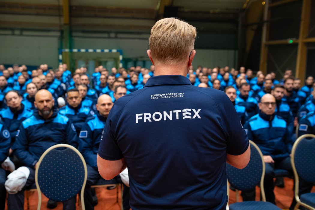 Frontex Executive Director Hans Leijtens visits candidates training