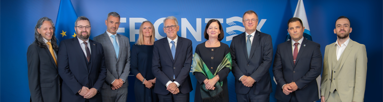 Frontex signs working arrangement with the European Commission on cooperation with the Joint Research Centre to intensify collaboration in the area of research and innovation.